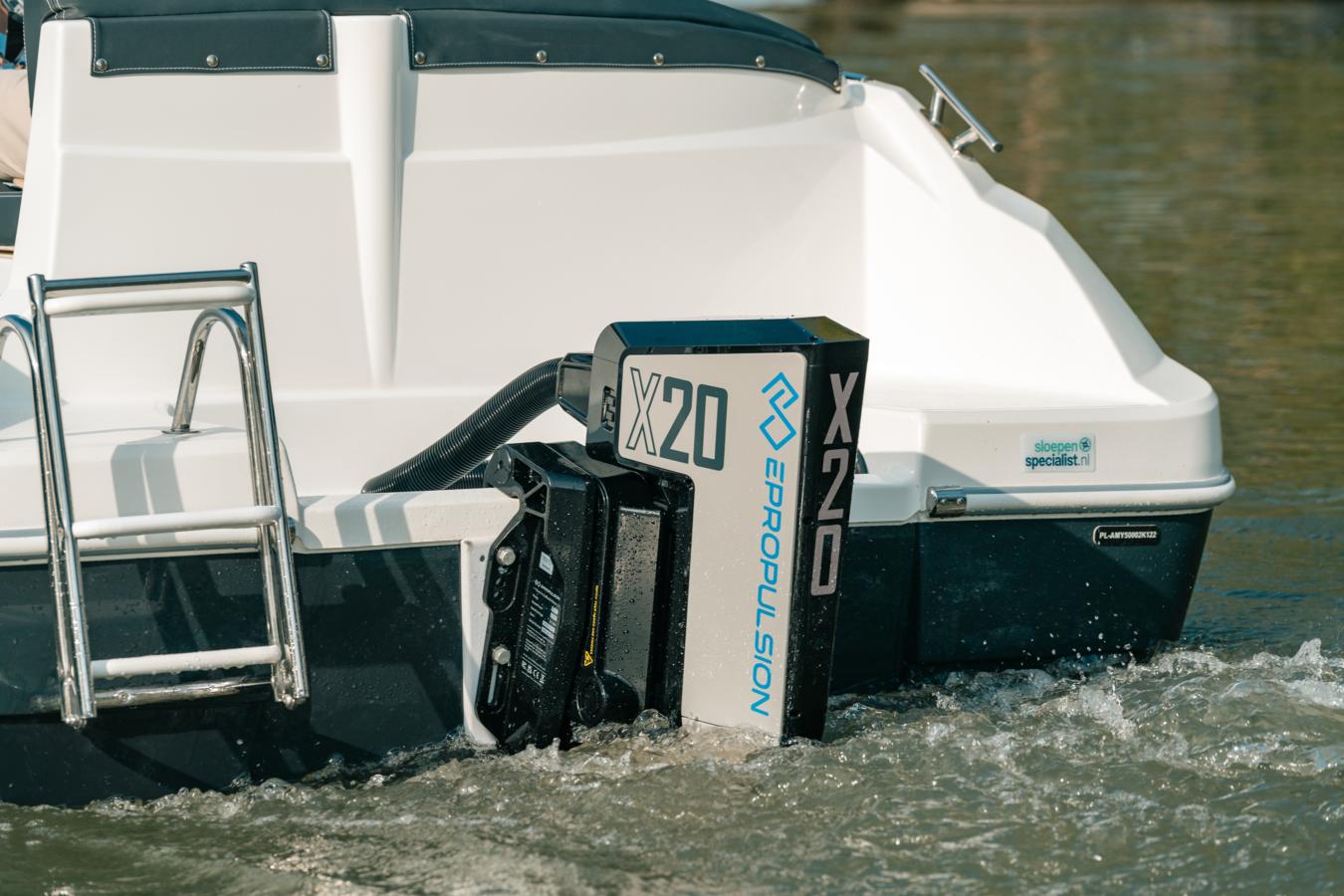 X20 vastaa työntövoimaltaan noin 30-hevosvoimaista perinteistä bensaperämoottoria.