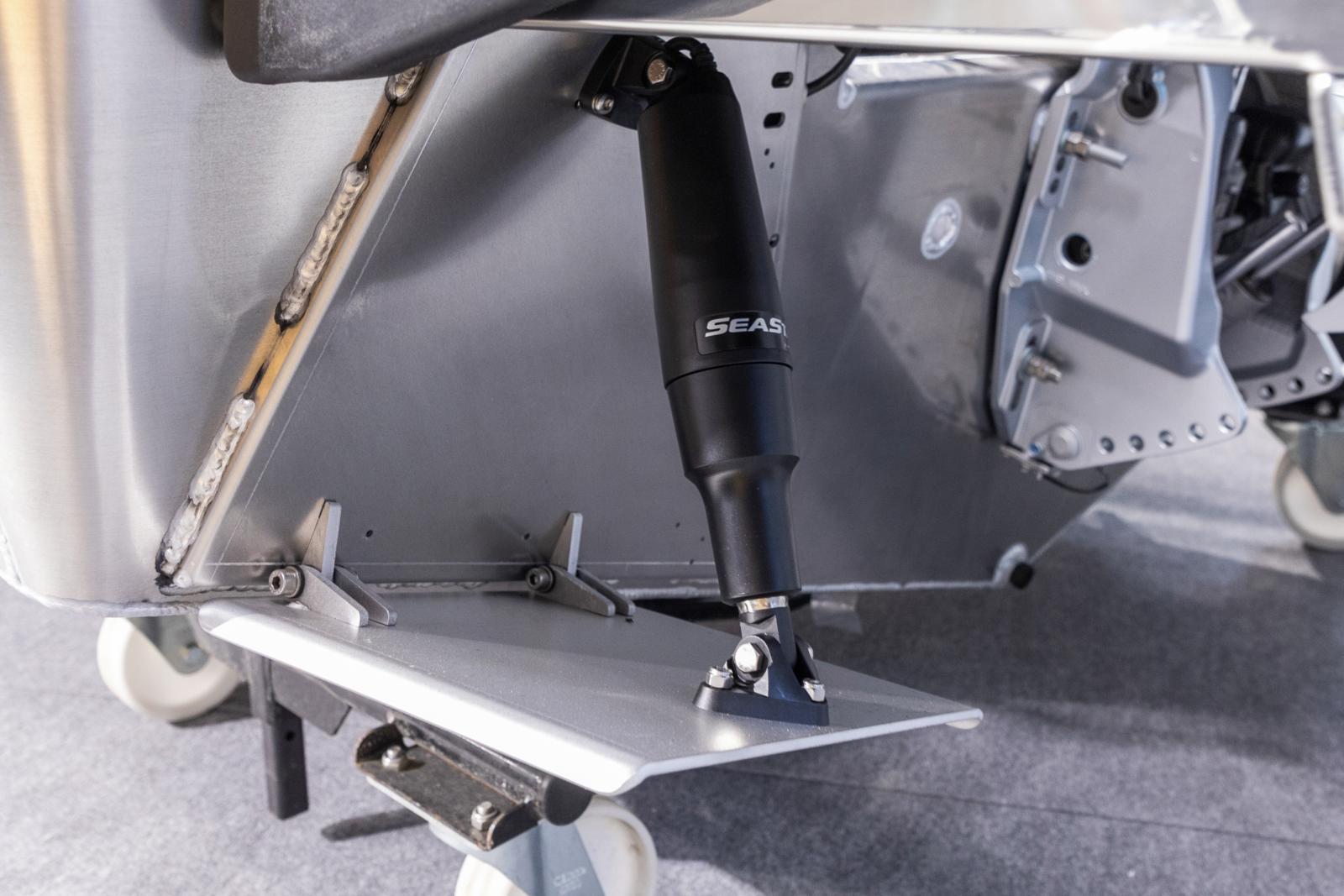 Faster-veneille varta vasten suunnitellut trimmitasot. Paketti sisältää trimmitasot, Sea Star -cylinterin sekä -paneelin.