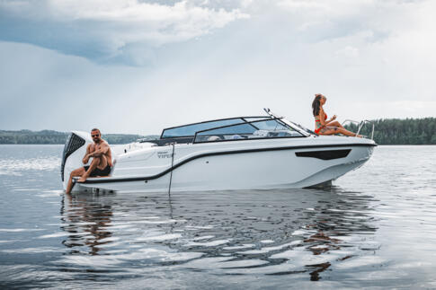 Viper DC on lähes 7-metrinen day cruiser vaativaan makuun. 