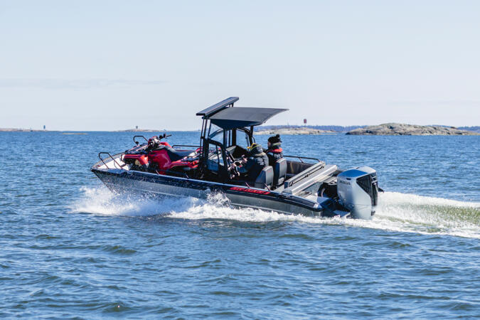 Faster 635 CC - Hyöty-, ammatti- ja huviveneen täydellinen yhdistelmä