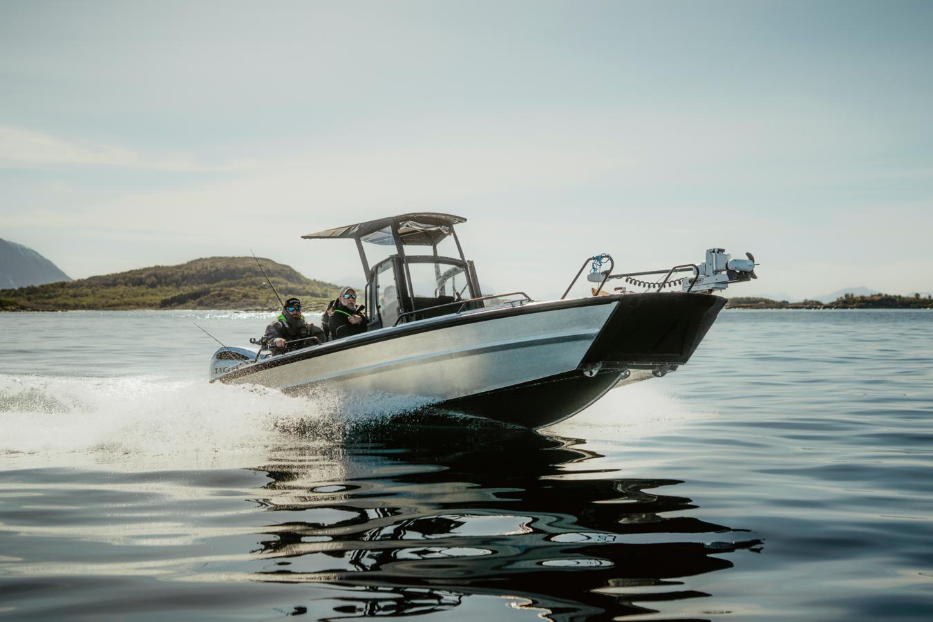 Faster 635 CC - Hyöty-, ammatti- ja huviveneen täydellinen yhdistelmä